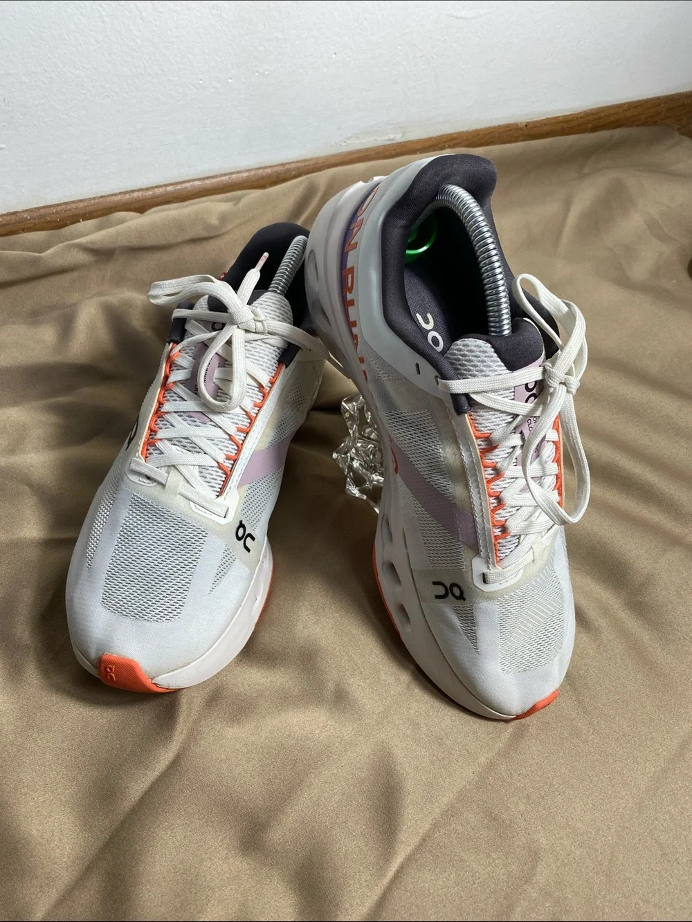 ON Running Women's Cloud Surfer Next White size 9 W